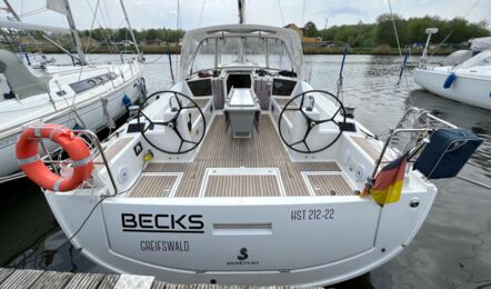 Heck Aussenaufnahme der Oceanis 41.1 "Becks" in Barth