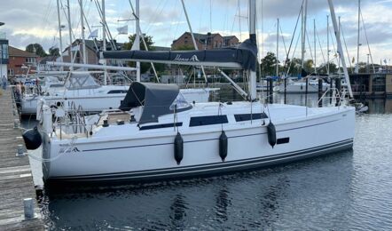 Backbord Aussenaufnahme der Hanse 348 "Nalani" in Heiligenhafen