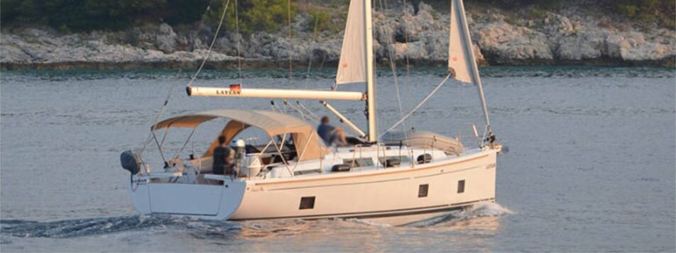 Steuerbord Heckaufnahme der Hanse 418 Laysan in Rogoznica in Kroatien