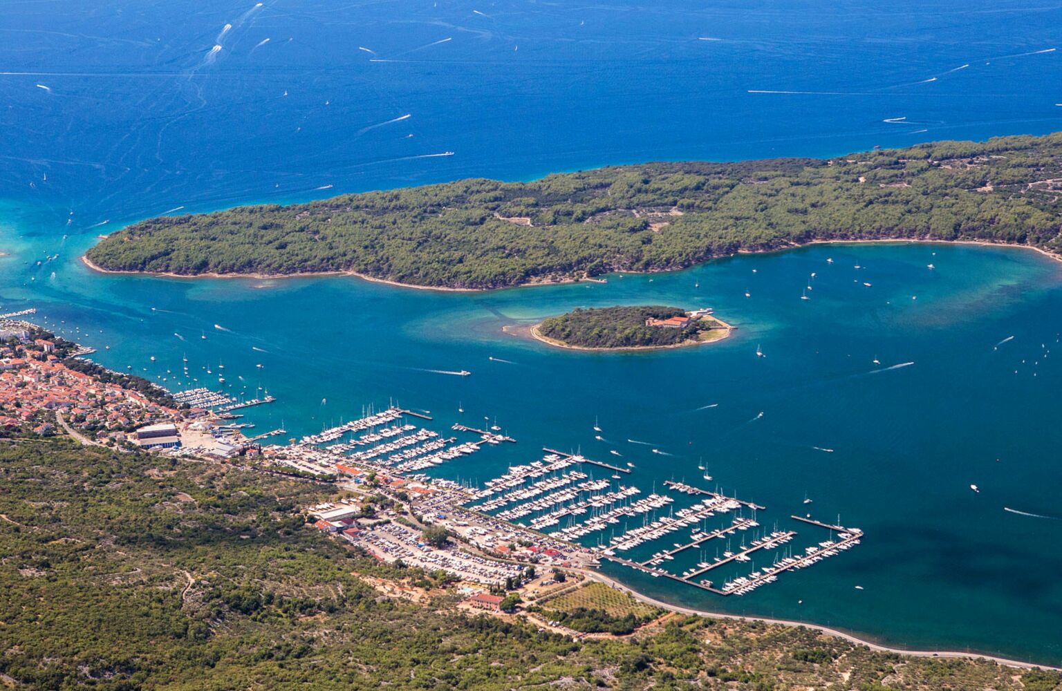 1. klasse yachten kroatien