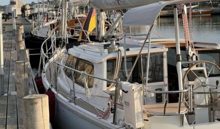 Cockpit Backbord Aussenaufnahme der Sirius 35DS "Südwind" in Flensburg