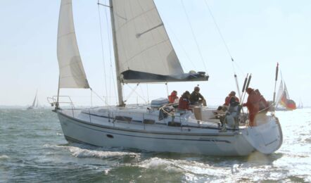 Backbord Aussenaufnahme der Bavaria 38 cruiser "Käte" in Barth