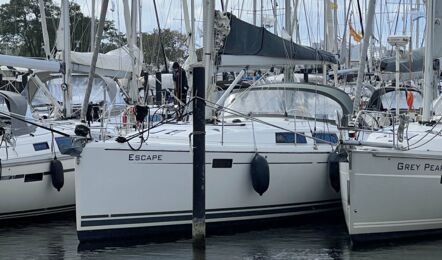 Bug Aussenaufnahme der Hanse 415 "Escape" in Heiligenhafen