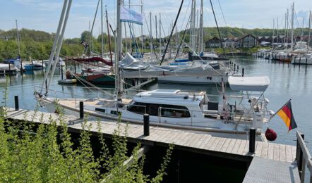 Backbord Aussenaufnahme der Sirius 35DS "Südwind" in Flensburg