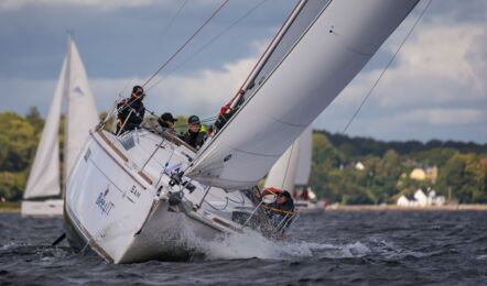 Aussenaufnahme der Sun Odyssey 349 Sam in Flensburg