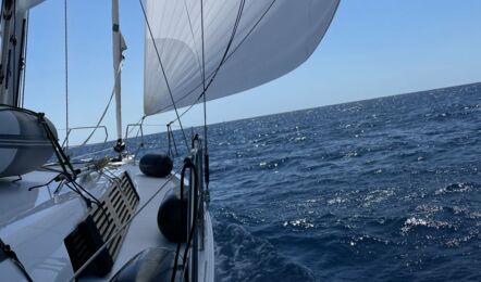 Segeln Aussenaufnahme der Hanse 460 "freebe" in Pula in Kroatien