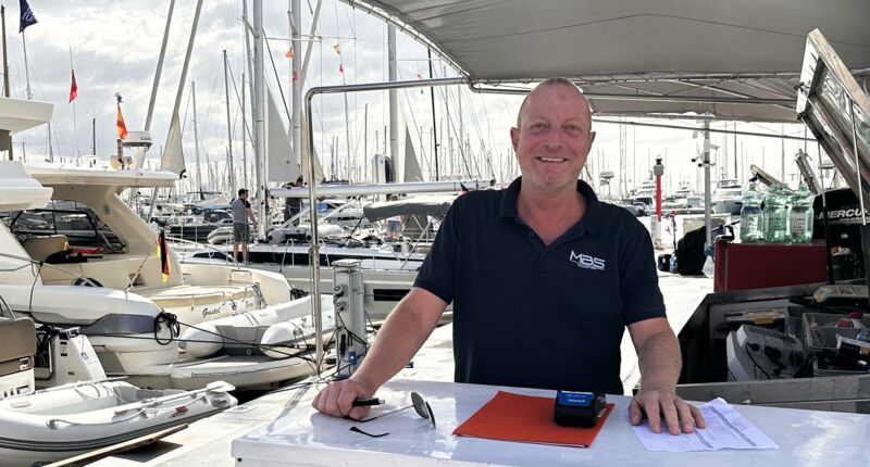 Unser Team in Palma begrüßt Sie direkt am Steg in der Marina Naviera Balear