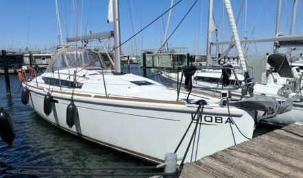 Bug Steuerbord Aussenaufnahme der Sun Odyssey 389 "Lioba" in Heiligenhafen