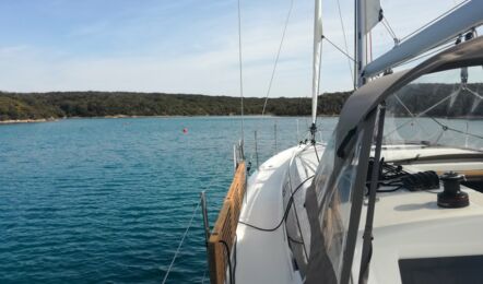 Deck Aussenaufnahme der Sun Odyssey 410 "Lara" in Punat in Kroatien