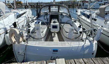 Heck Aussenaufnahme der Bavaria cruiser 37 "Lale" in Heiligenhafen