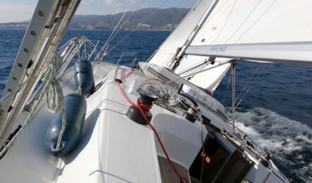 Deck Aussenaufnahme der Bavaria cruiser 45 "Eva" in Palma auf Mallorca