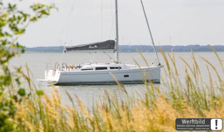 Steuerbord Aussenaufnahme einer Hanse 348 in Heiligenhafen