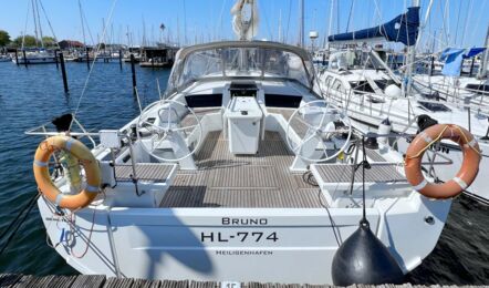 Heck Aussenaufnahme der Oceanis 46.1 "Bruno" in Heiligenhafen