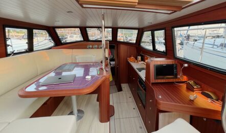 Salon Innenaufnahme der Sirius 35DS "Südwind" in Flensburg