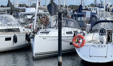 Bug Aussenaufnahme der Hanse 348 "Nalani" in Heiligenhafen