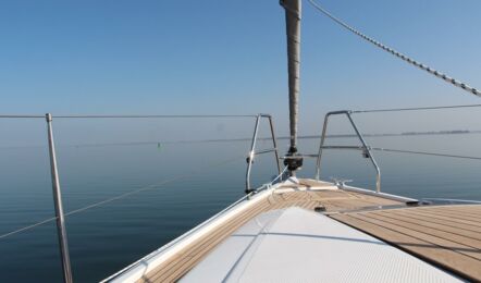 Teakdeck Aussenaufnahme der Hanse 348 Greyone in Heiligenhafen