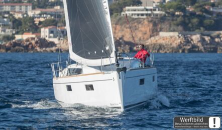 Bug Aussenaufnahme einer Oceanis 38.1 in Punat in Kroatien