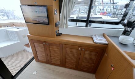 Salon Innenaufnahme der Beneteau Swift Trawler 35 "Bodhi" in Heiligenhafen