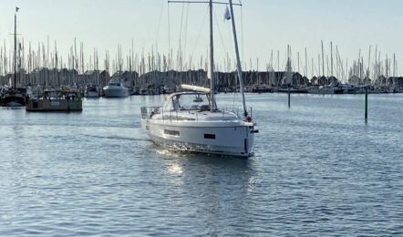 Aussenaufnahme der Oceanis 40.1 Lioba 2 in Flensburg