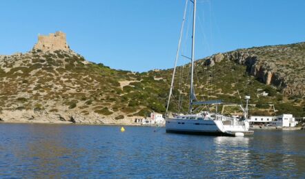 Backbord Heck Aussenaufnahme der Bavaria cruiser 45 "Eva" in Palma auf Mallorca