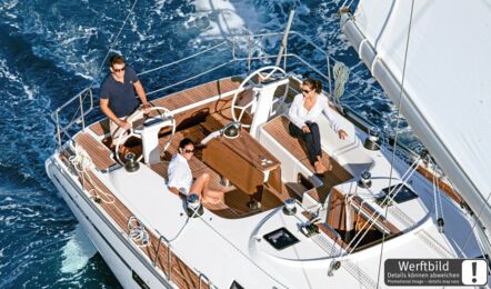 Deck Cockpit Aussenaufnahme einer Bavaria cruiser 46 in Rogoznica in Kroatien