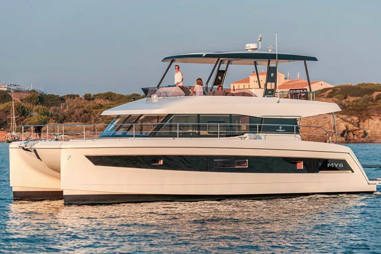 Fountaine Pajot MY6 in Fahrt