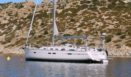 Backbord Aussenaufnahme der Bavaria cruiser 45 "Eva" in Palma auf Mallorca