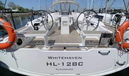 Heck Aussenaufnahme der Oceanis 38.1 "Whitehaven" in Flensburg