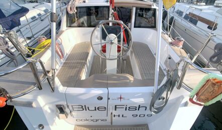 Heck Aussenaufnahme der Sirius 35DS "Blue Fish" in Heiligenhafen