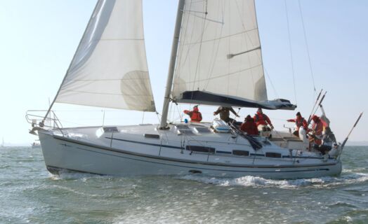 Backbord Aussenaufnahme der Bavaria 38 cruiser "Käte" in Barth