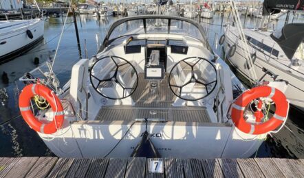 Heck Steuerräder und Cockpit der Hanse 388 "Aiko" in Flensburg