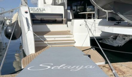 Heck Aussenaufnahme der Lagoon 51 "Selanja" in Can Pastilla auf Mallorca