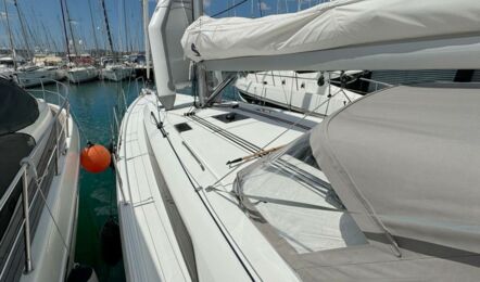 Deck Aussenaufnahme der Oceanis 40.1 "Bruna" in Kroatien