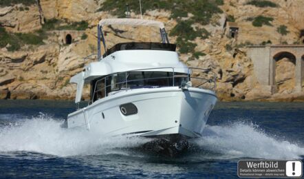 Bug Aussenaufnahme einer Beneteau Swift Trawler 35 in Heiligenhafen