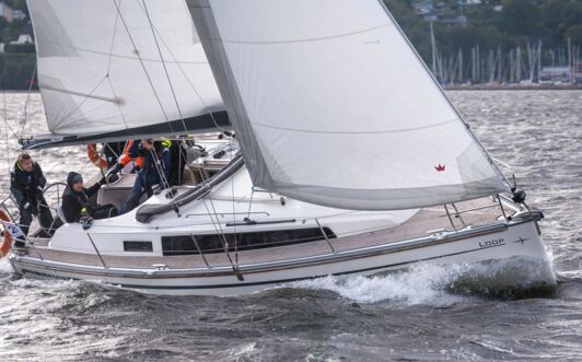 Aussenaufnahme der Bavaria Cruiser 34 "Loop" in Flensburg