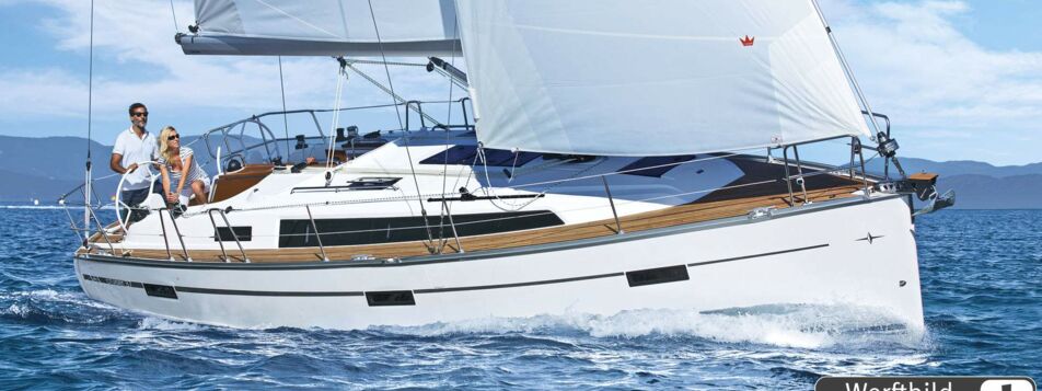 Steuerbord Aussenaufnahme einer Bavaria cruiser 37