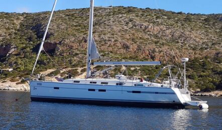 Backbord Aussenaufnahme der Bavaria cruiser 45 "Eva" in Palma auf Mallorca