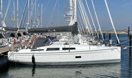 Steuerbord Aussenaufnahme der Hanse 348 "Nalani" in Heiligenhafen