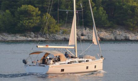 Steuerbord Heckaufnahme der Hanse 418 Laysan in Rogoznica in Kroatien