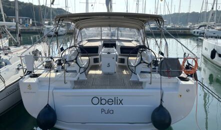 Heck Aussenaufnahme der Oceanis 51.1 "Obelix" in Pula in Kroatien