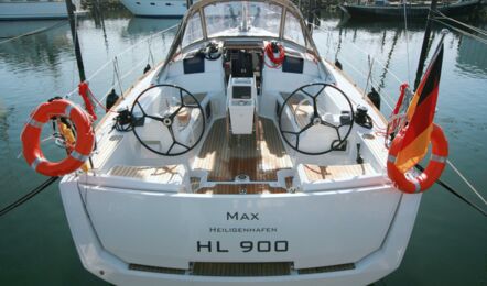 Heck Aussenaufnahme der Sun Odyssey 389 "Max" in Flensburg