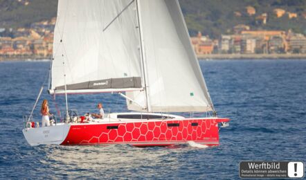 Steuerbord Aussenaufnahme einer Dehler 38 SQ in Punat in Kroatien