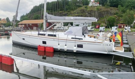 Backbord Aussenaufnahme der Hanse 458 "Willi" in Heiligenhafen