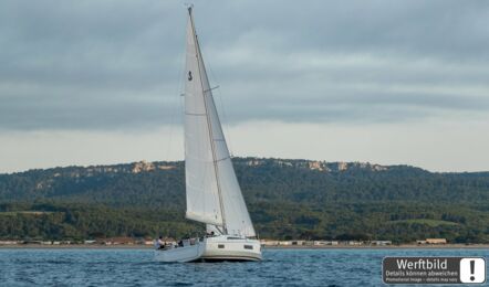 Heck Steuerbord Aussenaufnahme einer Oceanis 40.1 in Punat in Kroatien