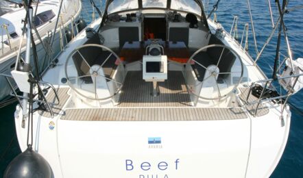 Heck Aussenaufnahme der Bavaria cruiser 46 "Beef" in Pula in Kroatien