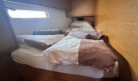 Bugkabine Backbord Innenaufnahme der Sun Odyssey 519 "Alea" in Can Pastilla auf Mallorca