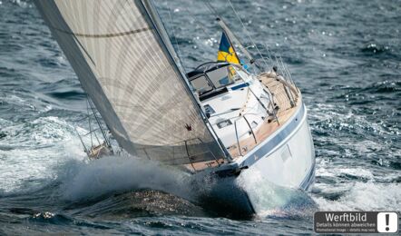 Bug Aussenaufnahme einer Hallberg-Rassy 400 in Heiligenhafen